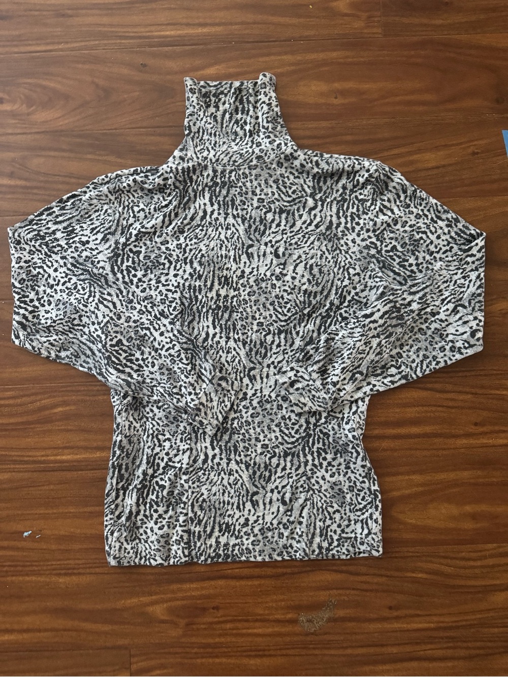 Classic Elements Gray & White Animal Print Turtleneck Sweater